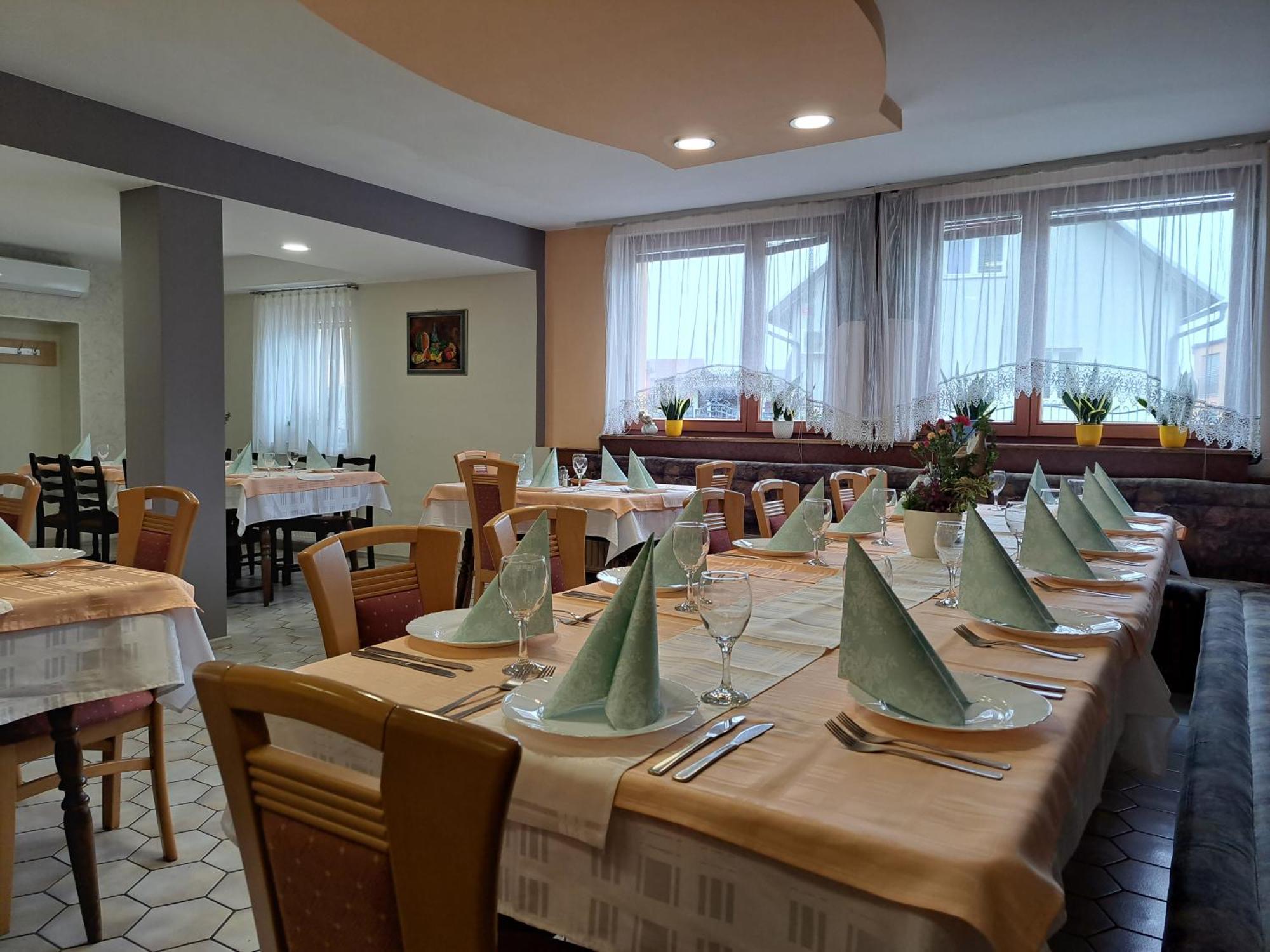 Guesthouse Zivko Dobrovce Εξωτερικό φωτογραφία