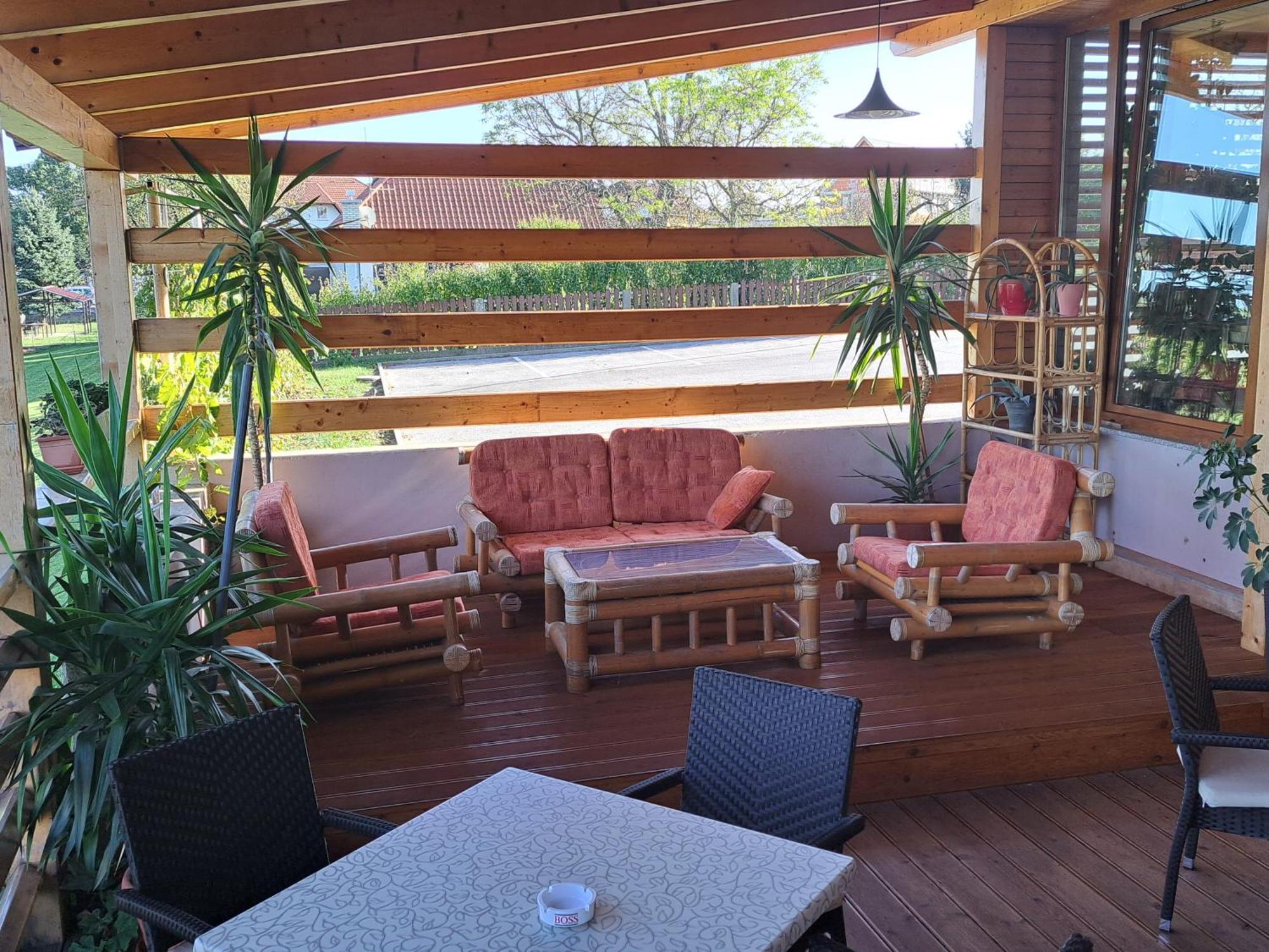 Guesthouse Zivko Dobrovce Εξωτερικό φωτογραφία