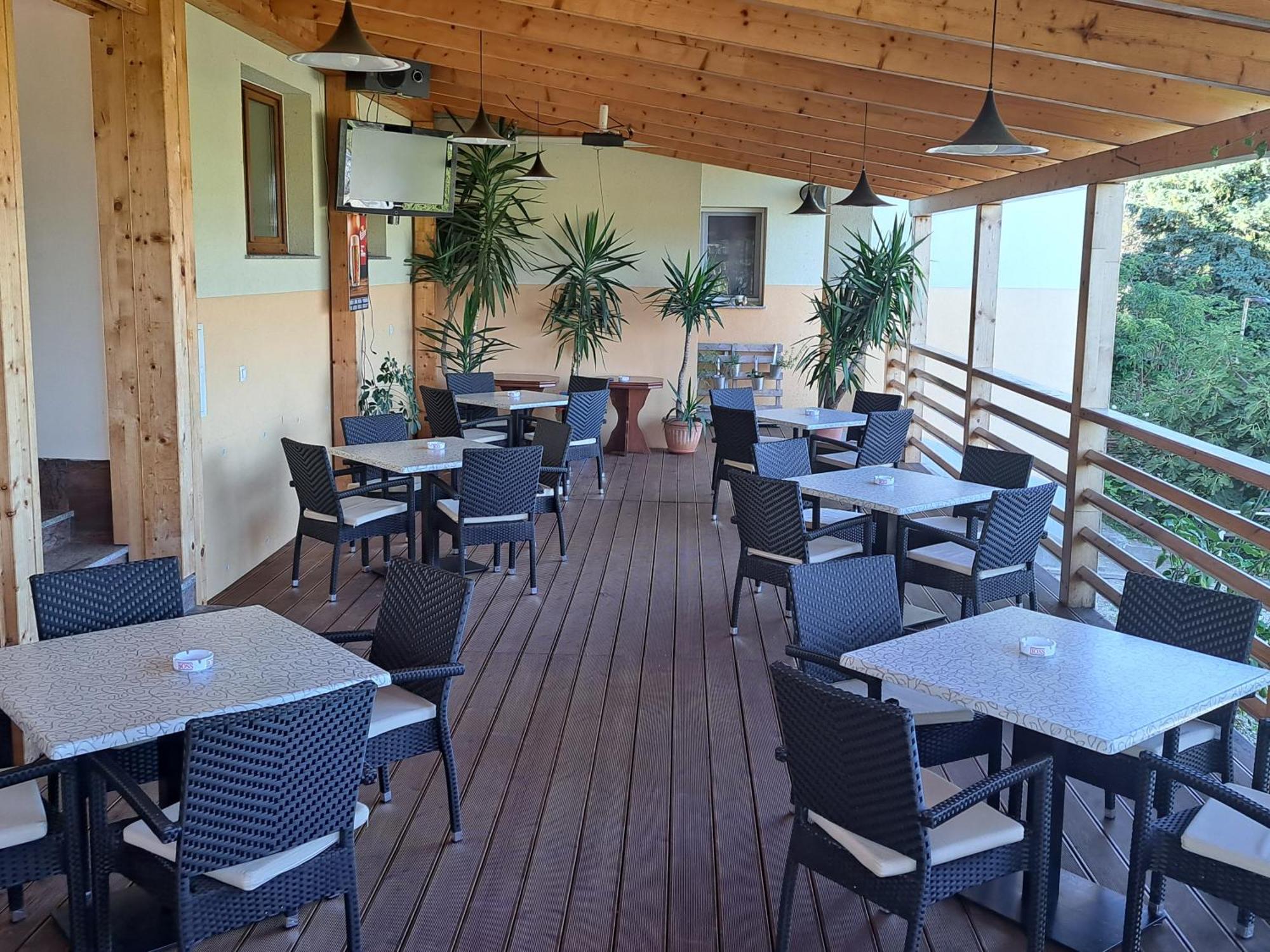 Guesthouse Zivko Dobrovce Εξωτερικό φωτογραφία