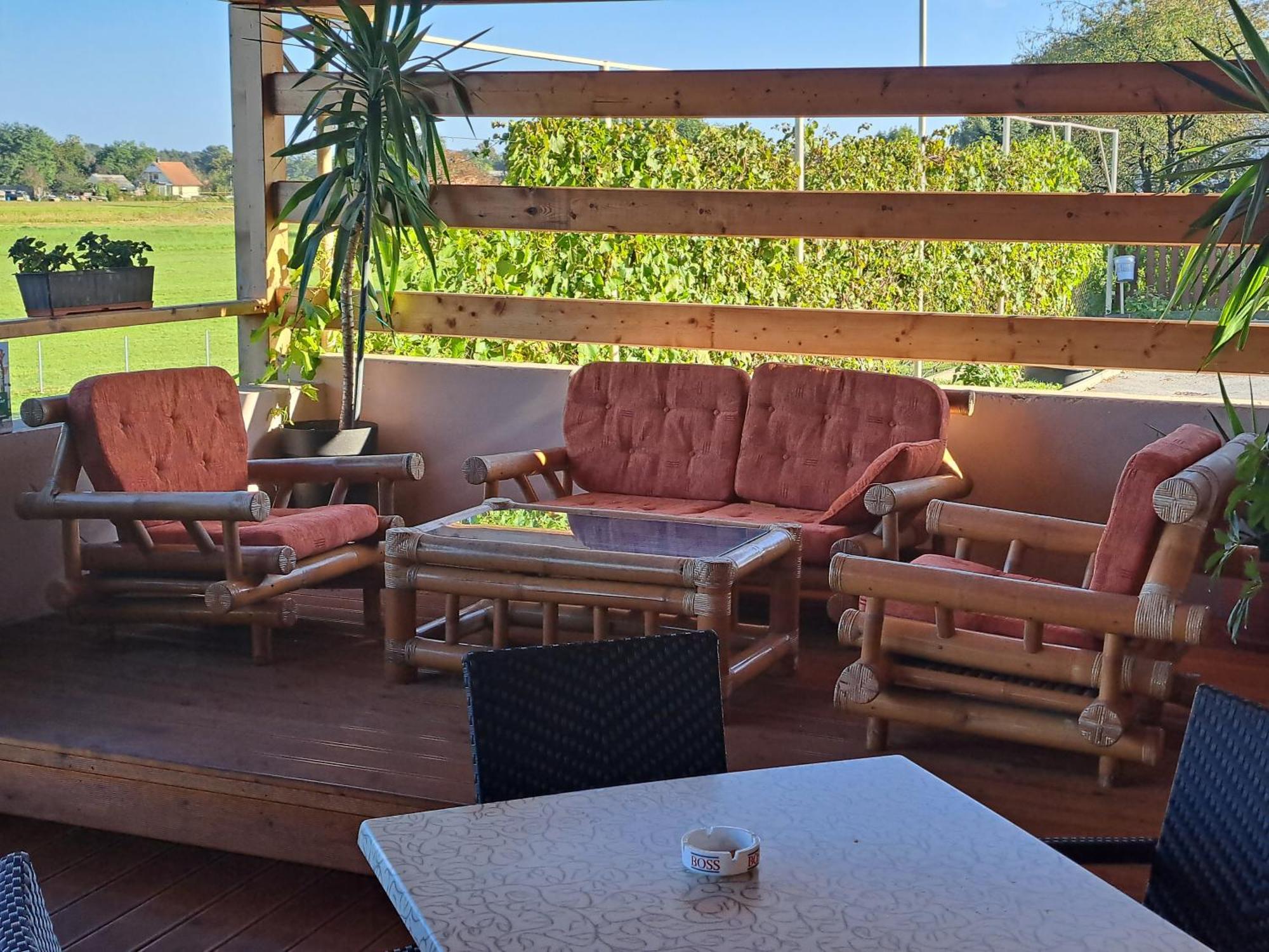 Guesthouse Zivko Dobrovce Εξωτερικό φωτογραφία